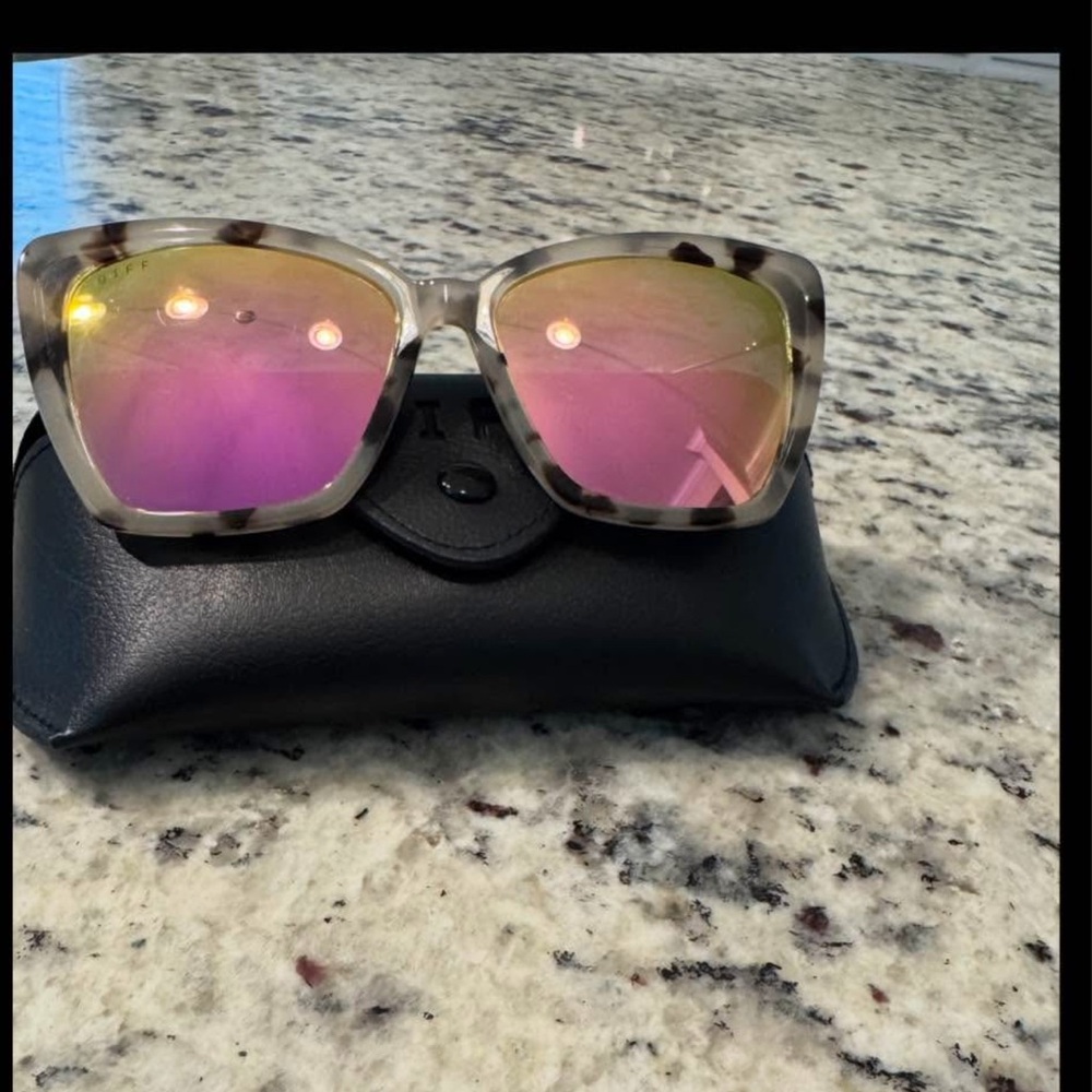 Diff Stylish Tortoise Shell Sunglasses With Pink … - image 1